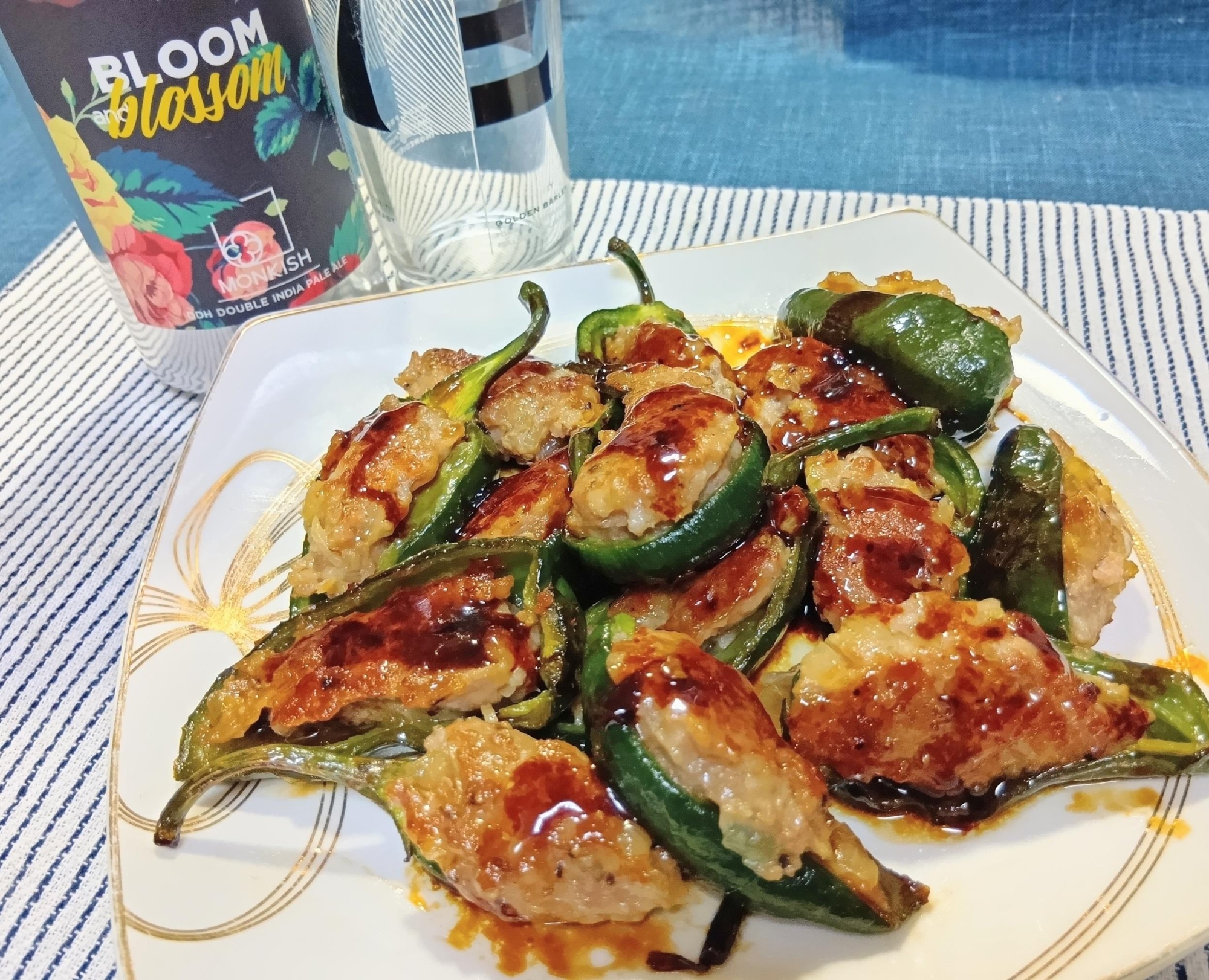 ポブラーノのひき肉詰め　甘辛仕立て