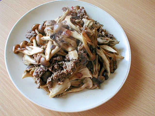 お弁当に最適 牛肉とキノコ炒め レシピ 作り方 By Tamagoromaru 楽天レシピ