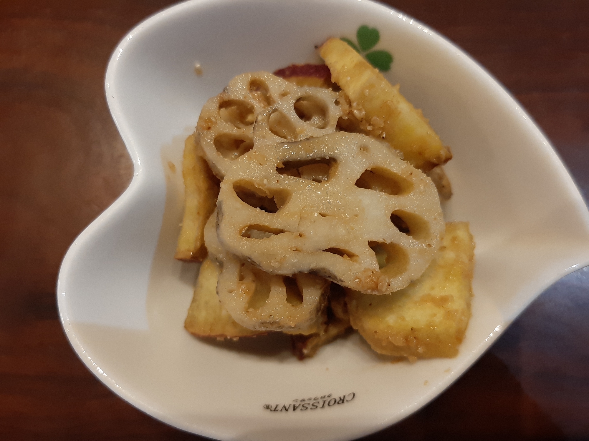 レンコンとさつまいものきなこあえ