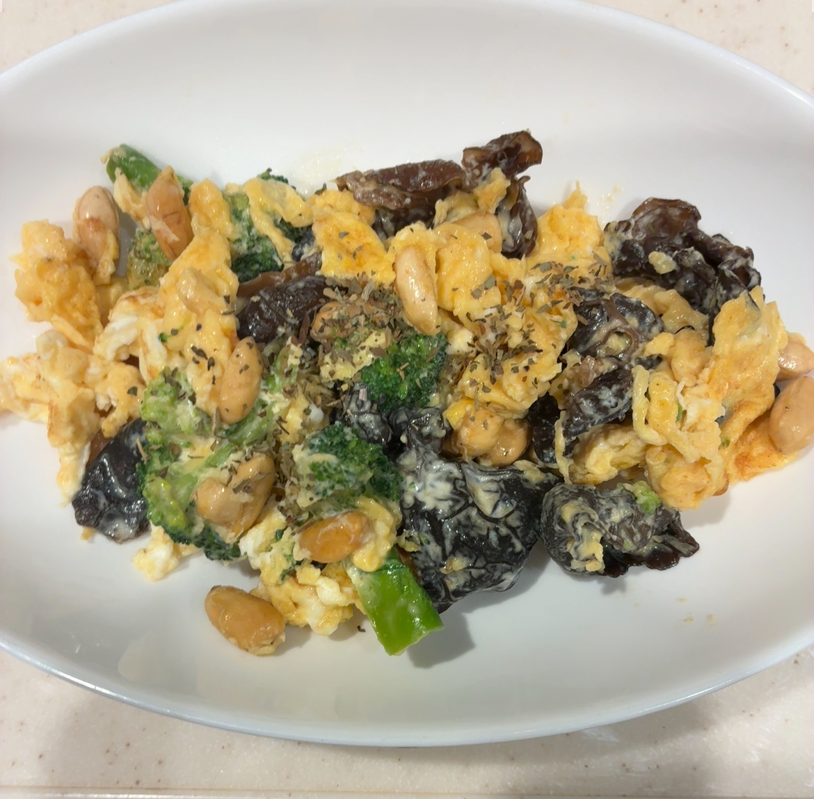 キクラゲとピーナッツのマヨ炒り卵。No.1141