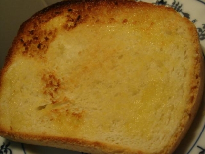 気持ち温まったような(^_^;)
良い風味のトーストですね。バターと生姜がおいすぃ～♥
ごち様<(_ _)>