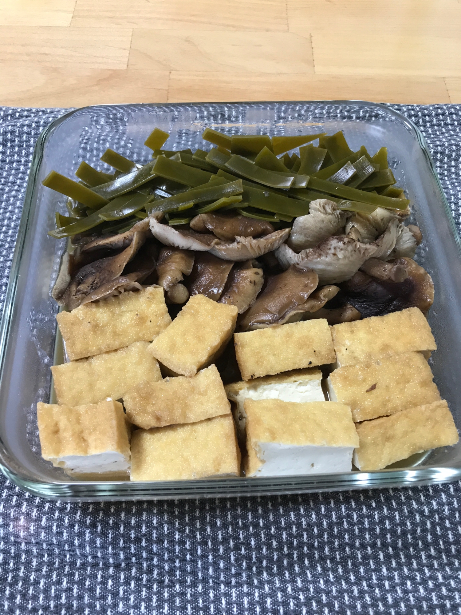 昆布味の厚揚げと椎茸の煮物