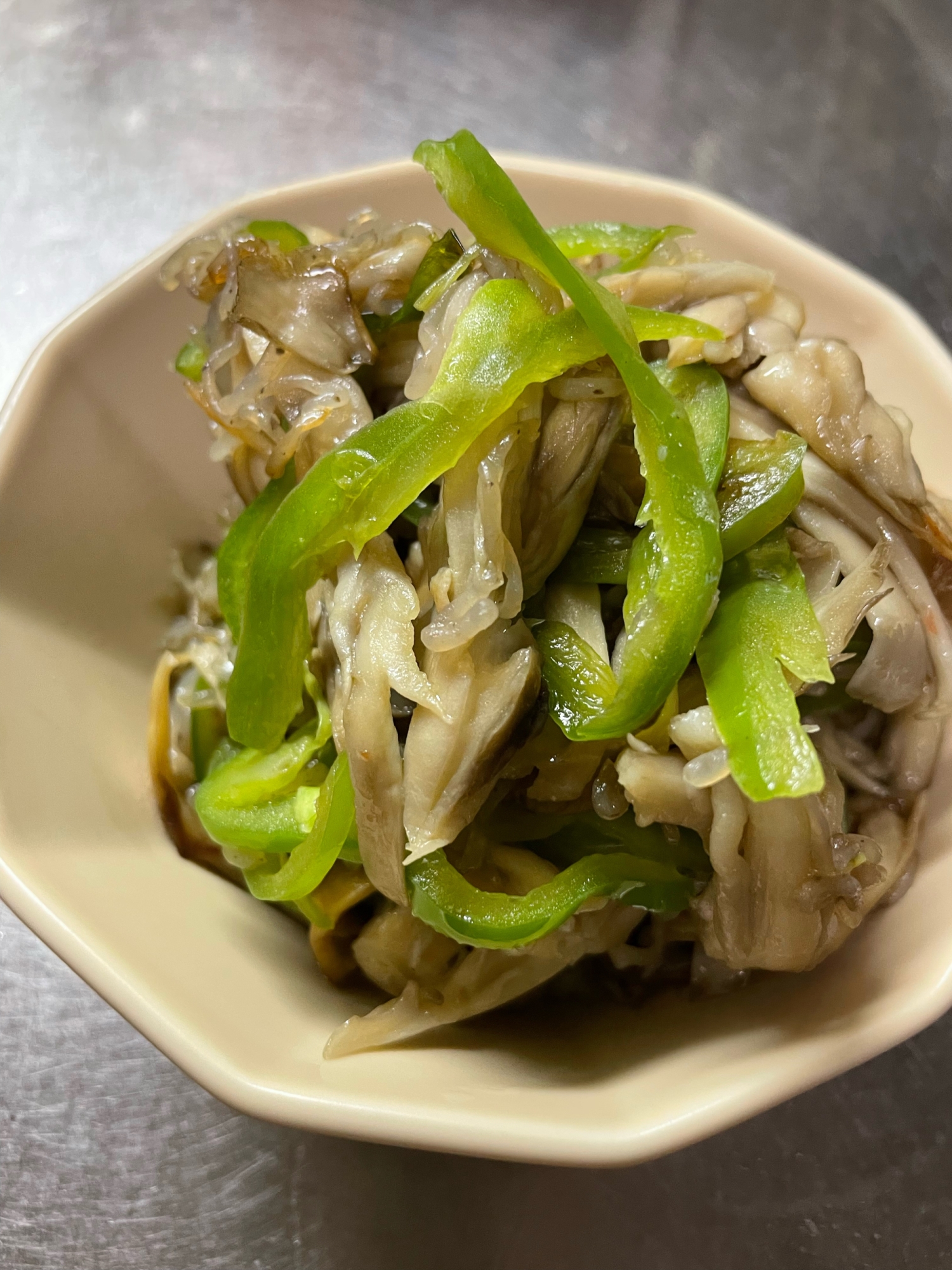 ☆食物繊維たっぷり！糸こんにゃくの塩昆布和え☆