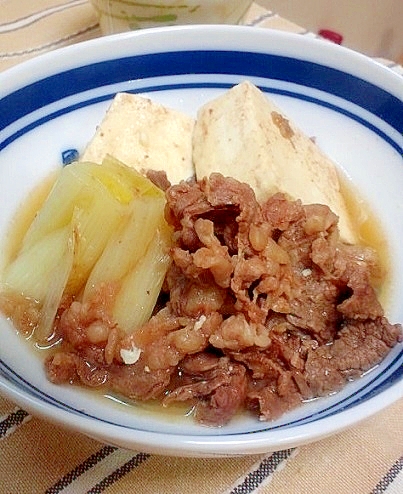 牛肉のうま味がじゅわーっ♪豆腐が主役の肉豆腐