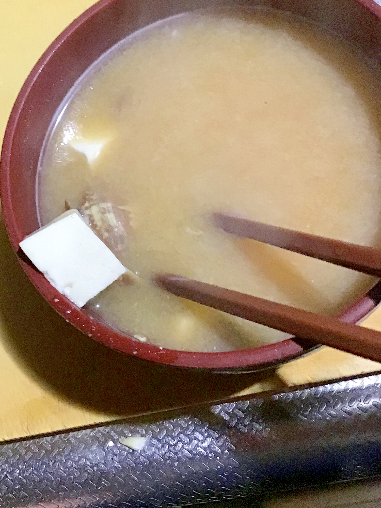 アサリと豆腐の酒粕入り味噌汁。