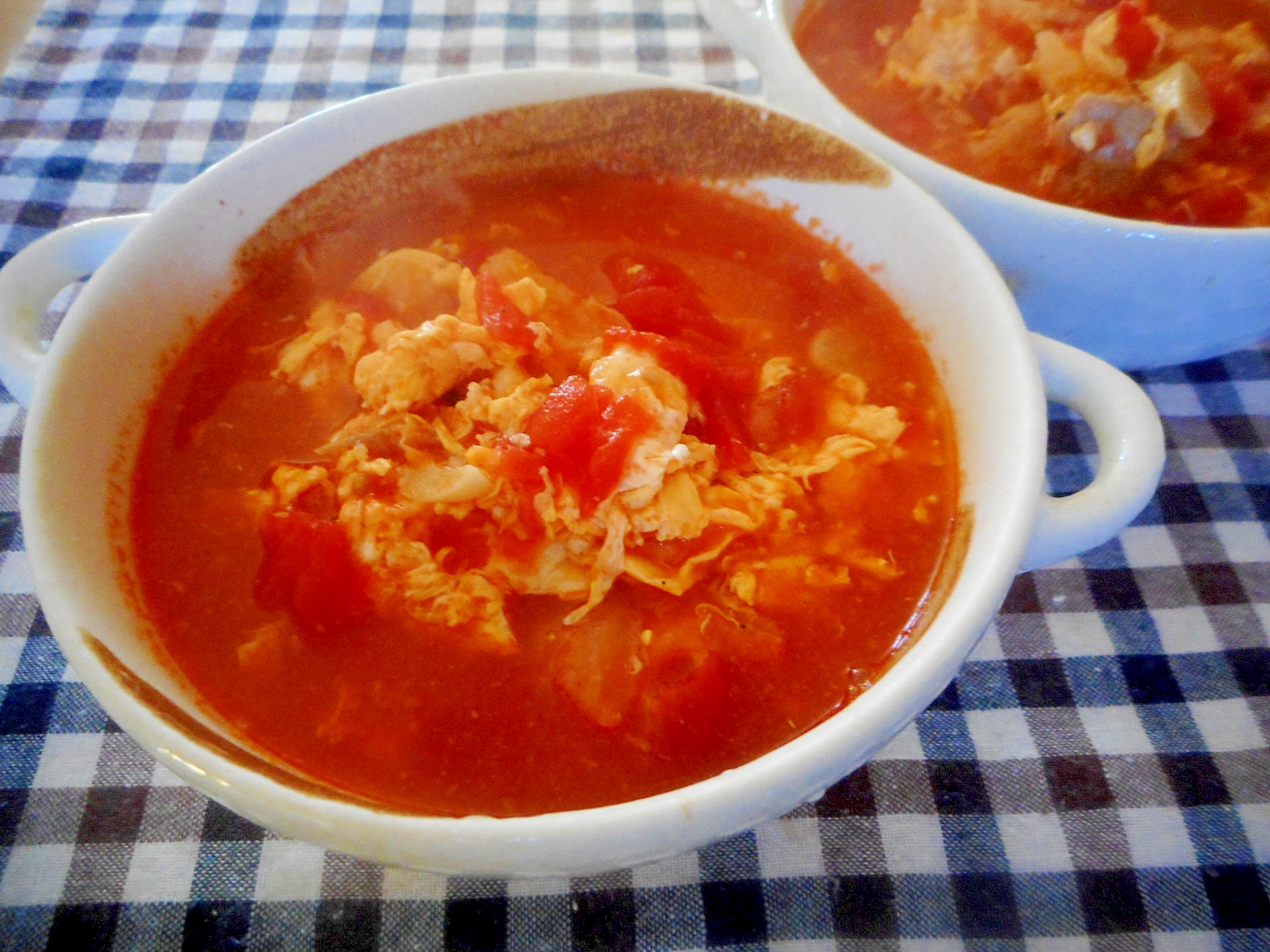 キャベツと卵のトマトスープ
