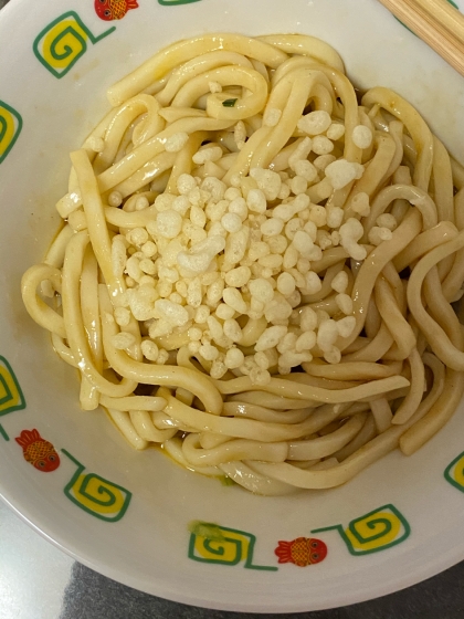 かんたん美味♪釜玉バターうどん！レンチンのみで完成