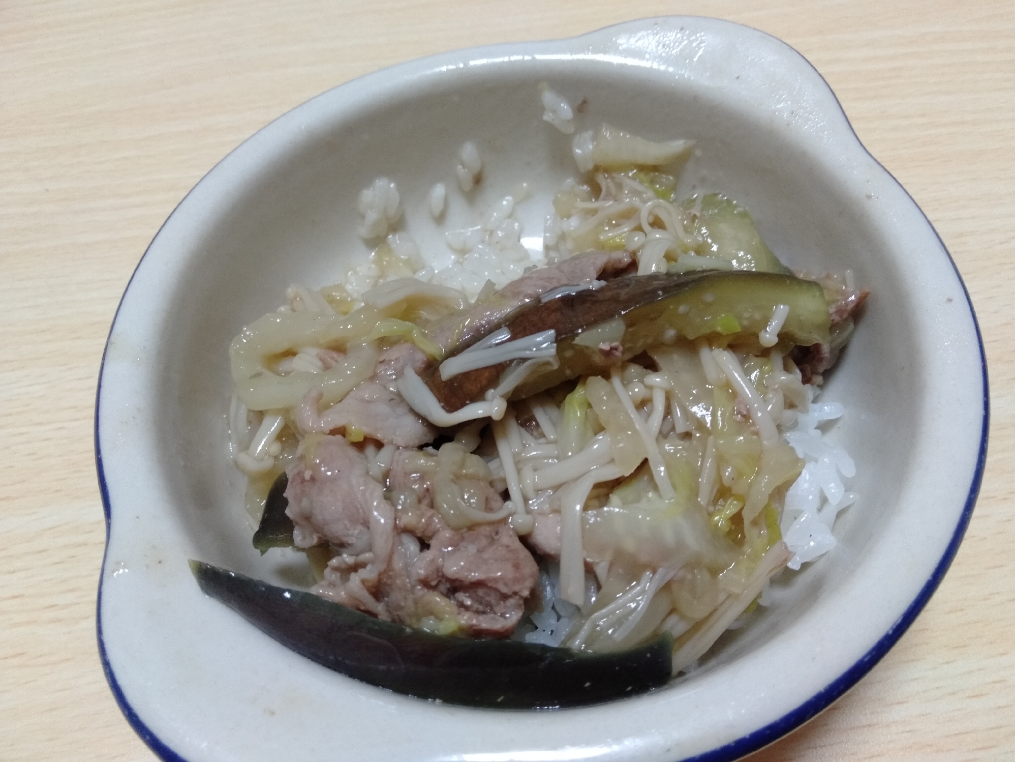 牛こま肉の野菜炒め丼