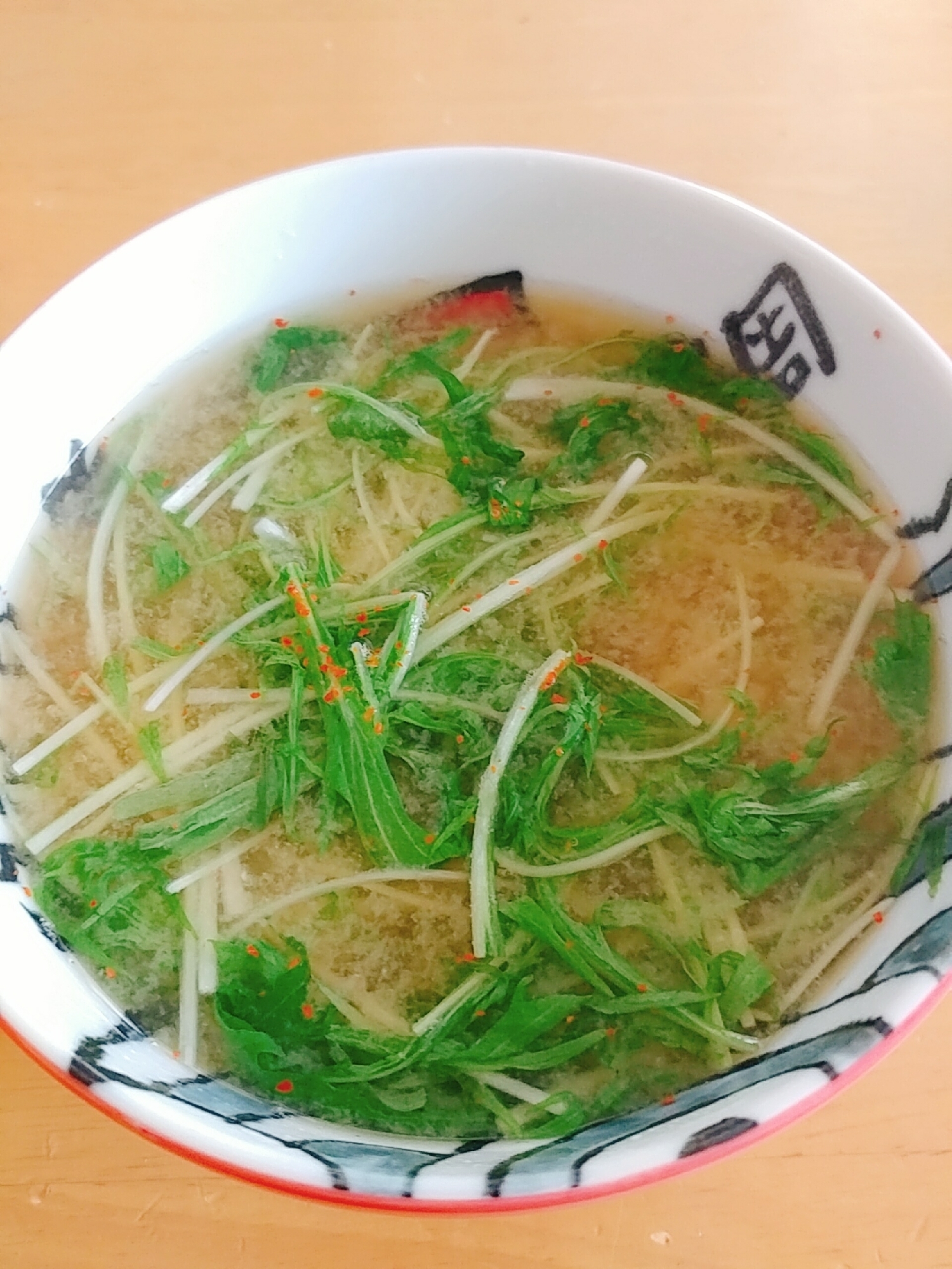 だし香る☆水菜のピリ辛味噌汁