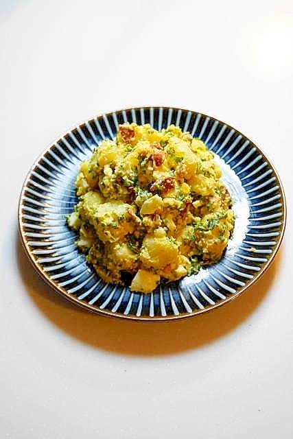 新感覚ポテサラ！パセリと卵とベーコンのポテトサラダ