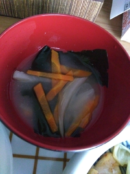 切り干し大根とワカメの味噌汁