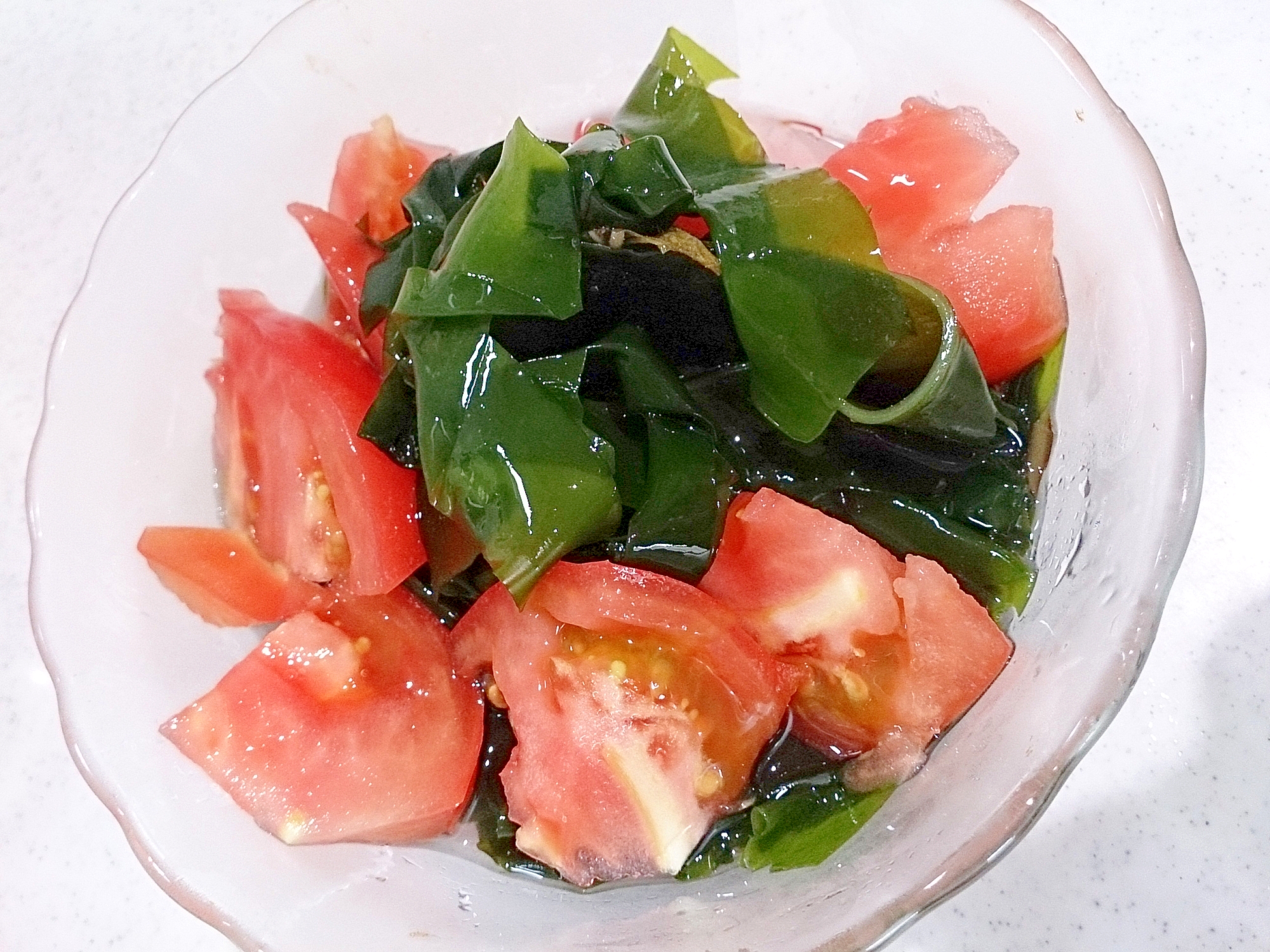 トマトと塩蔵わかめの酢の物 レシピ 作り方 By Hideok8 楽天レシピ