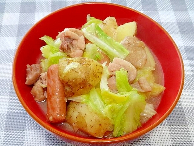 鶏ガラスープで☆新じゃがいもと春キャベツ鶏肉の煮物