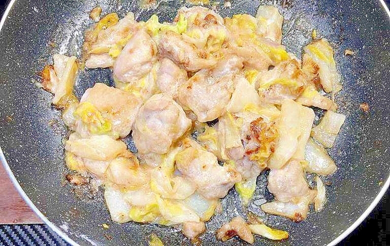 【素朴飯】鶏肉と冷凍白菜の白だしマヨ炒め