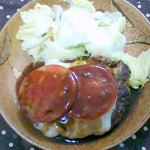 トマトとチーズのハンバーグ