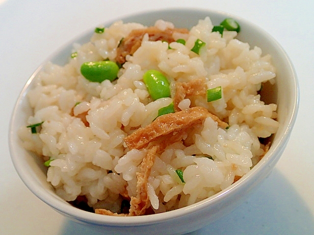 麺つゆで　稲荷あげと枝豆と葱の混ぜご飯♬