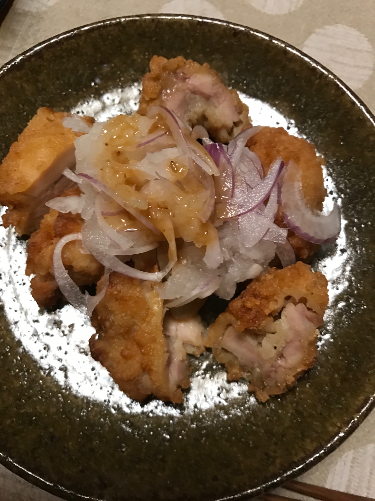 紫玉ねぎと大根おろしソースの唐揚げ