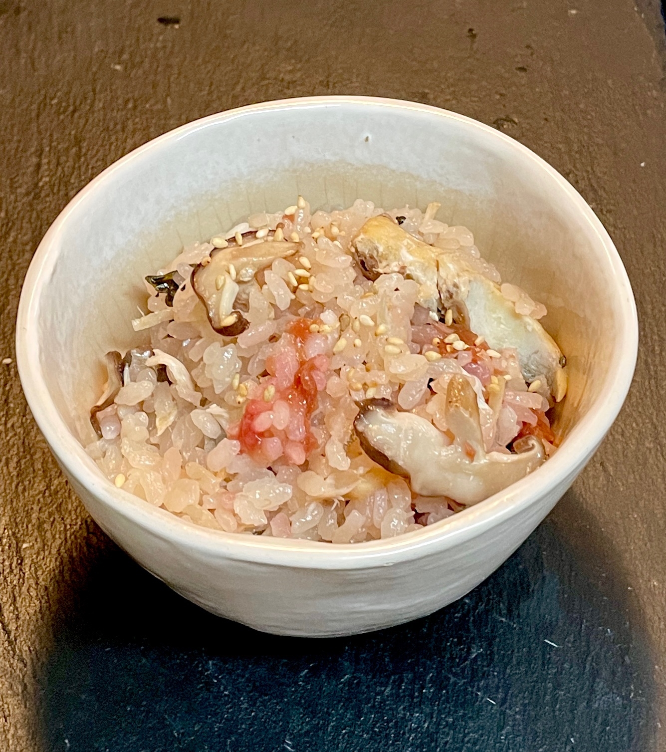 冷凍の塩サバをそのままドン!♡サバの炊き込みごはん