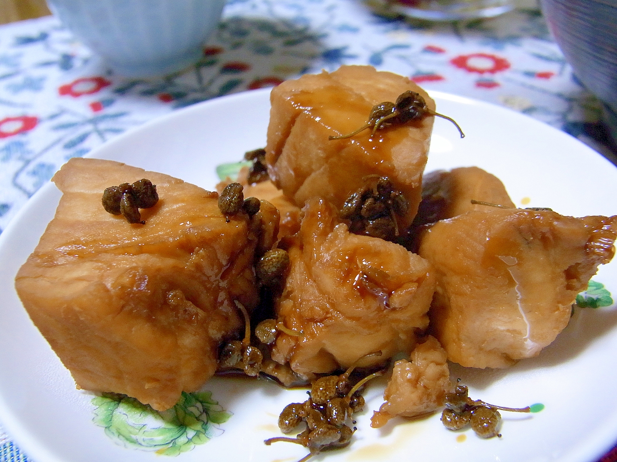 お鍋ひとつで簡単♪甘辛まぐろの山椒角煮