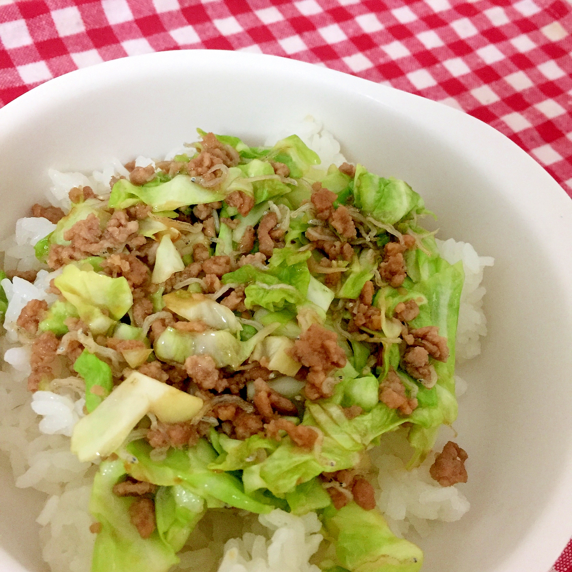 しらすとひき肉とキャベツ炒め☆