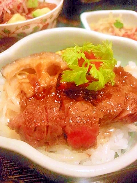 ミニおろし和風ステーキ丼