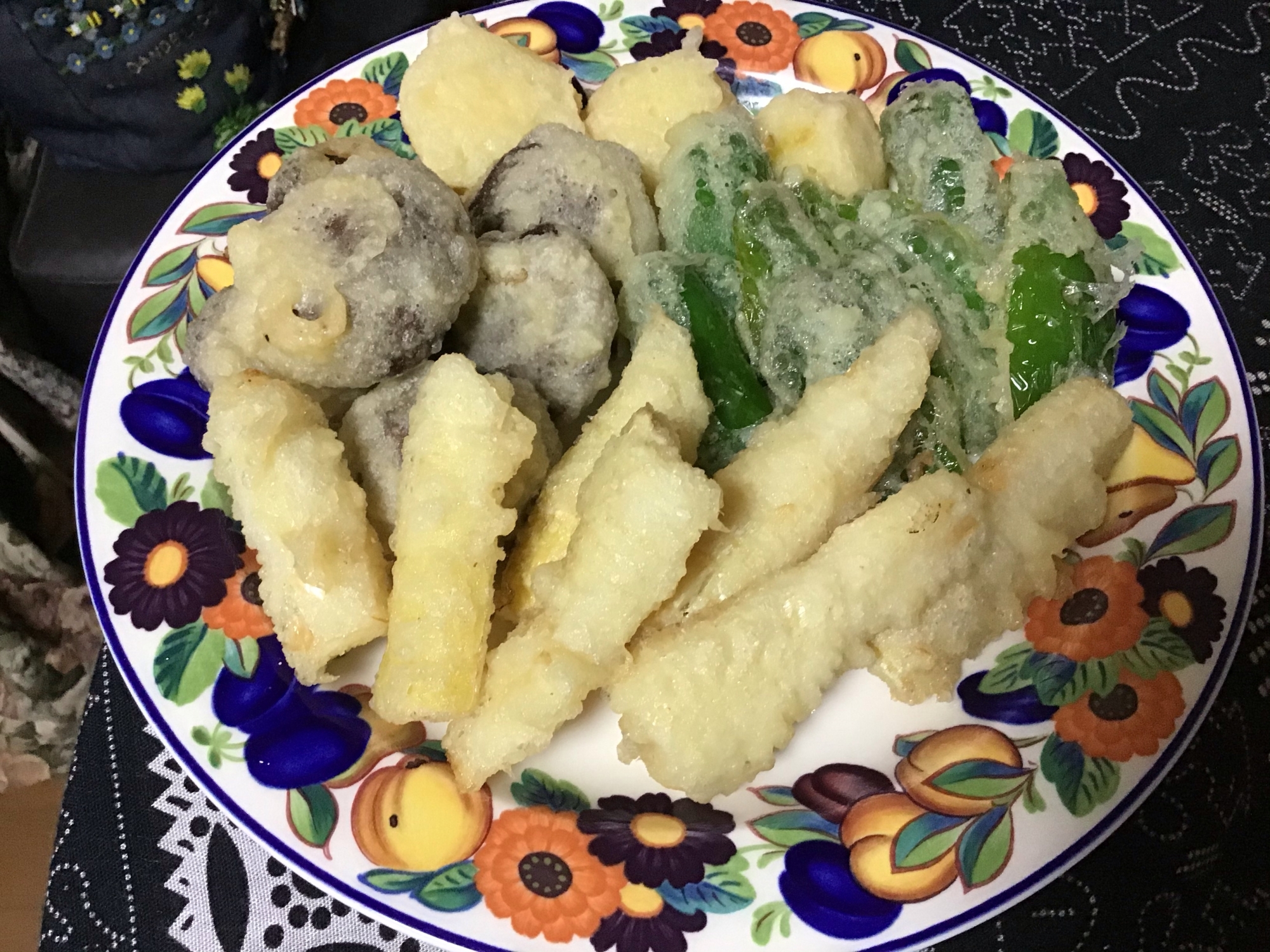 初夏の風味<真竹>の筍とその他の野菜の天ぷら