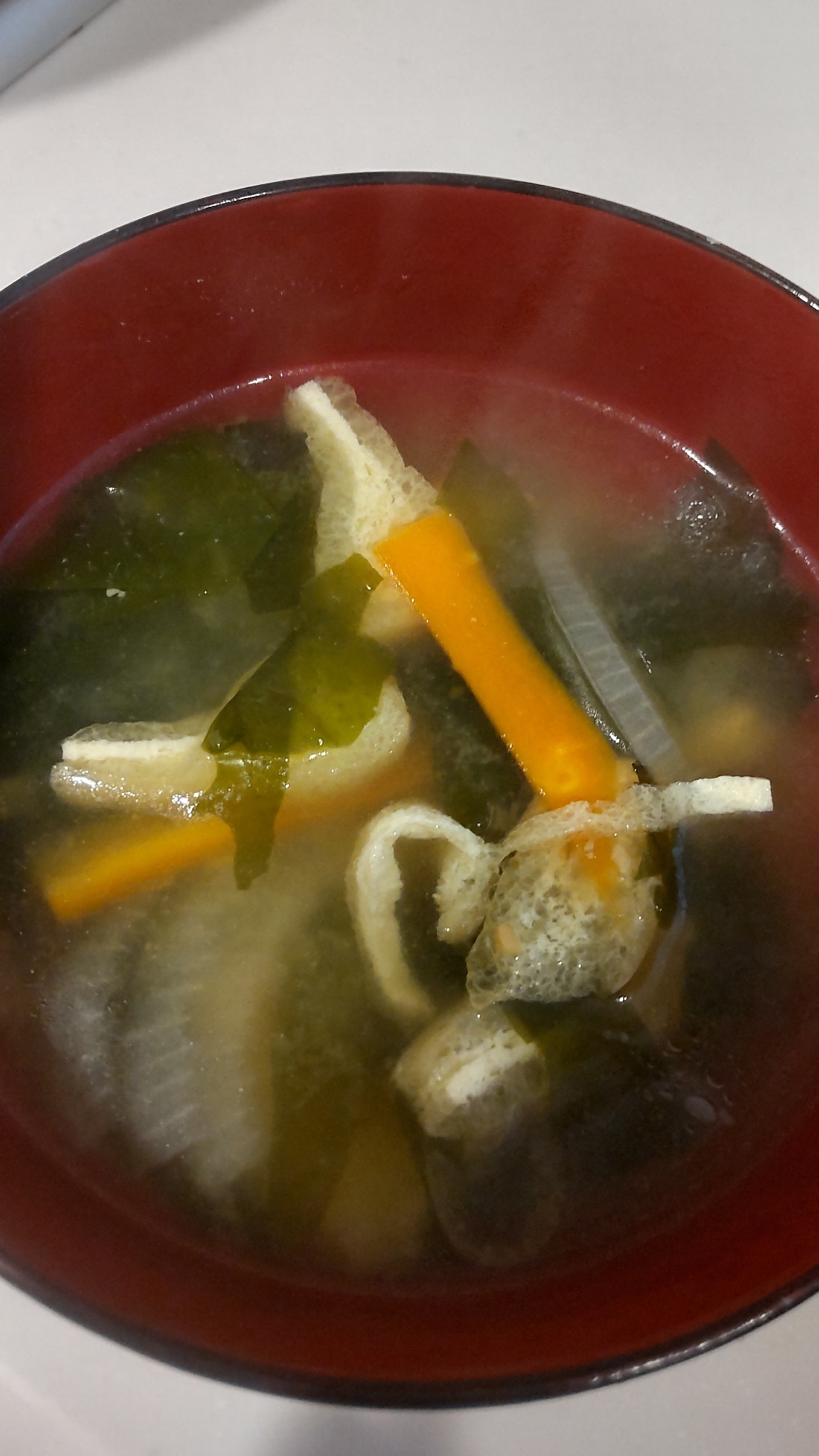 野菜とわかめのお味噌汁