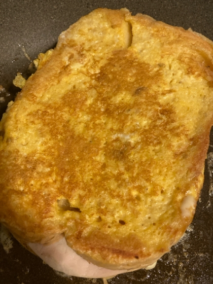 マヨで簡単♪ハム＆チーズのフレンチトースト風サンド