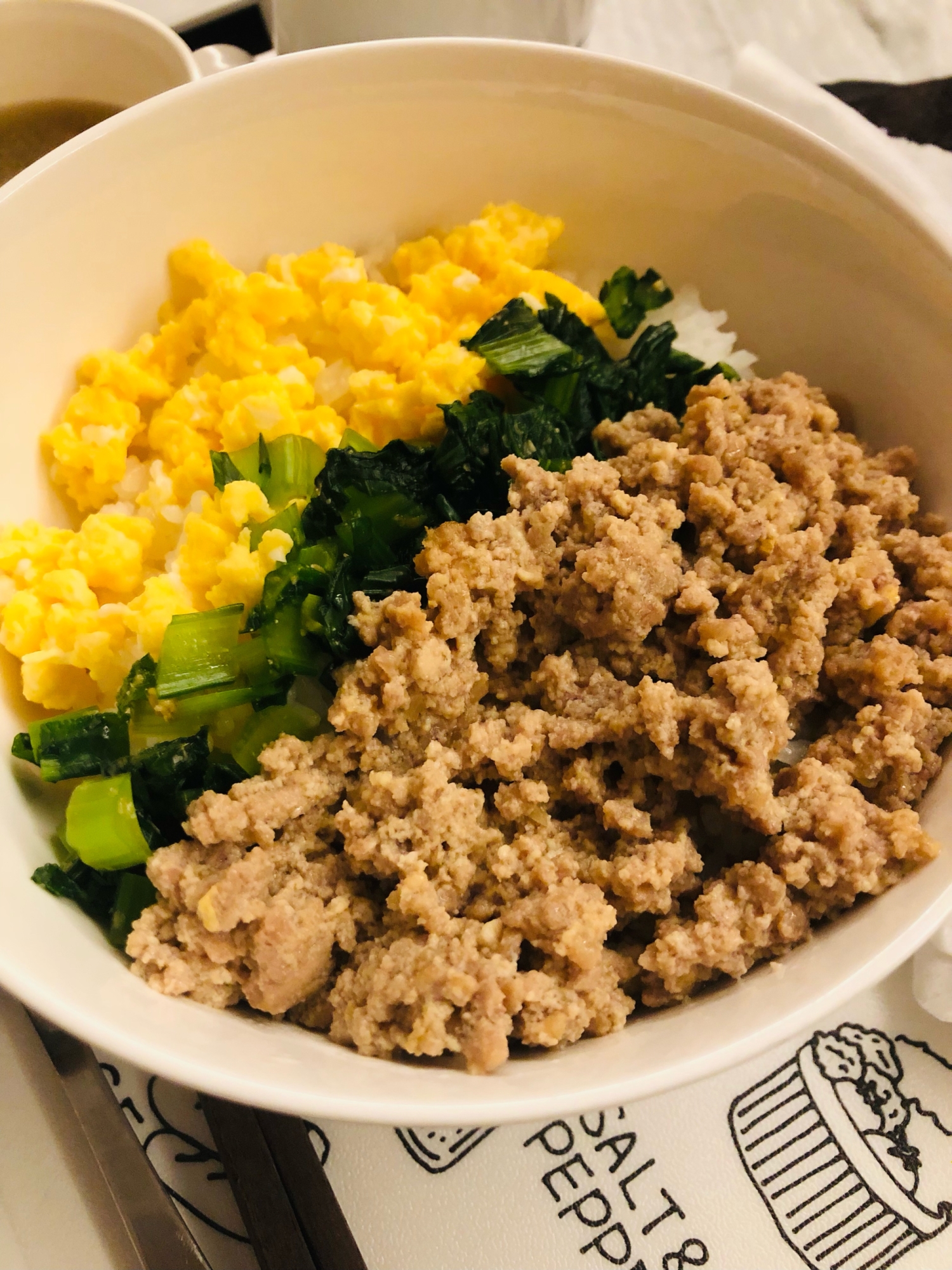 豆腐でカサ増し•ヘルシーなそぼろ3色丼