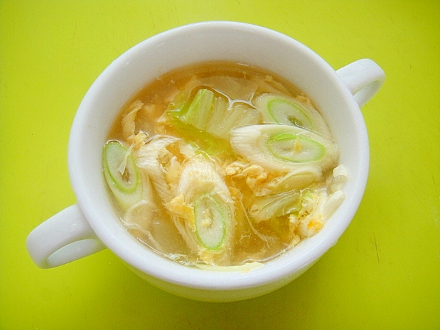 白菜と長ネギ卵の和風コンソメスープ