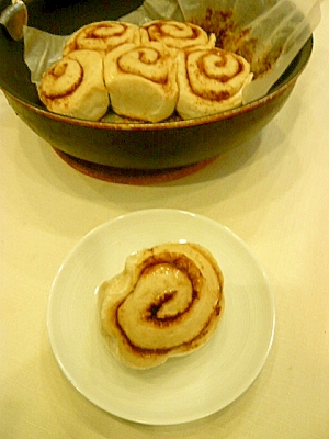 HB＆フライパンのシナモンロール