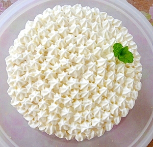 シンプルデコレーションケーキ