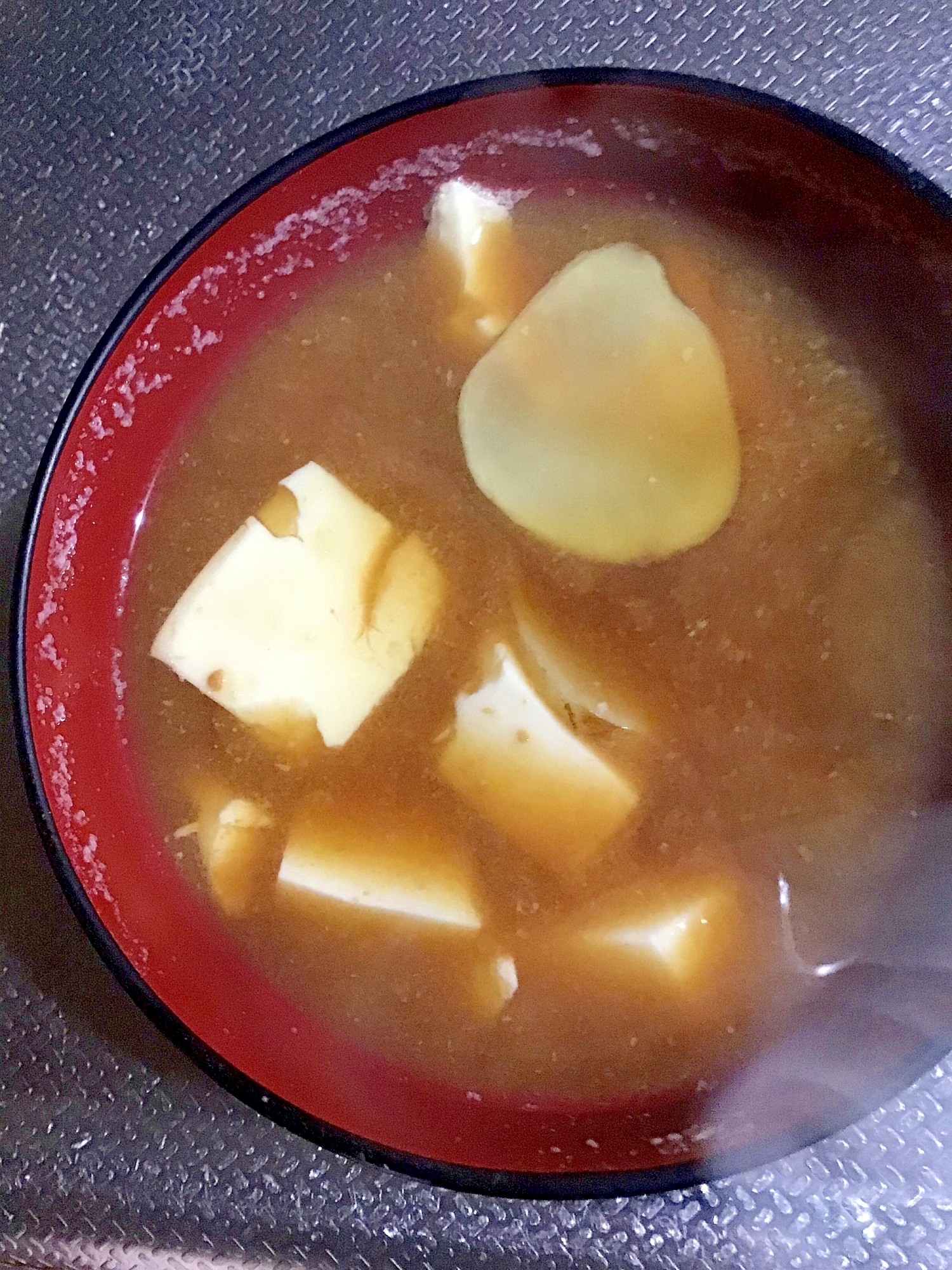 菊芋と豆腐の味噌汁。
