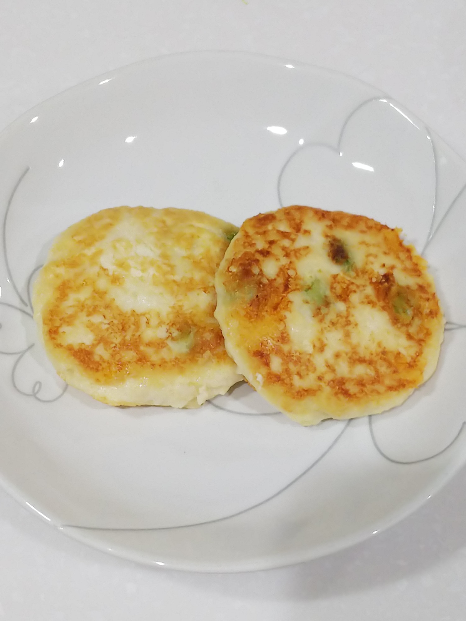 おつまみにも☆枝豆とチーズのはんぺん豆腐焼き