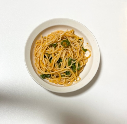 小松菜としめじとベーコンのケチャップパスタ