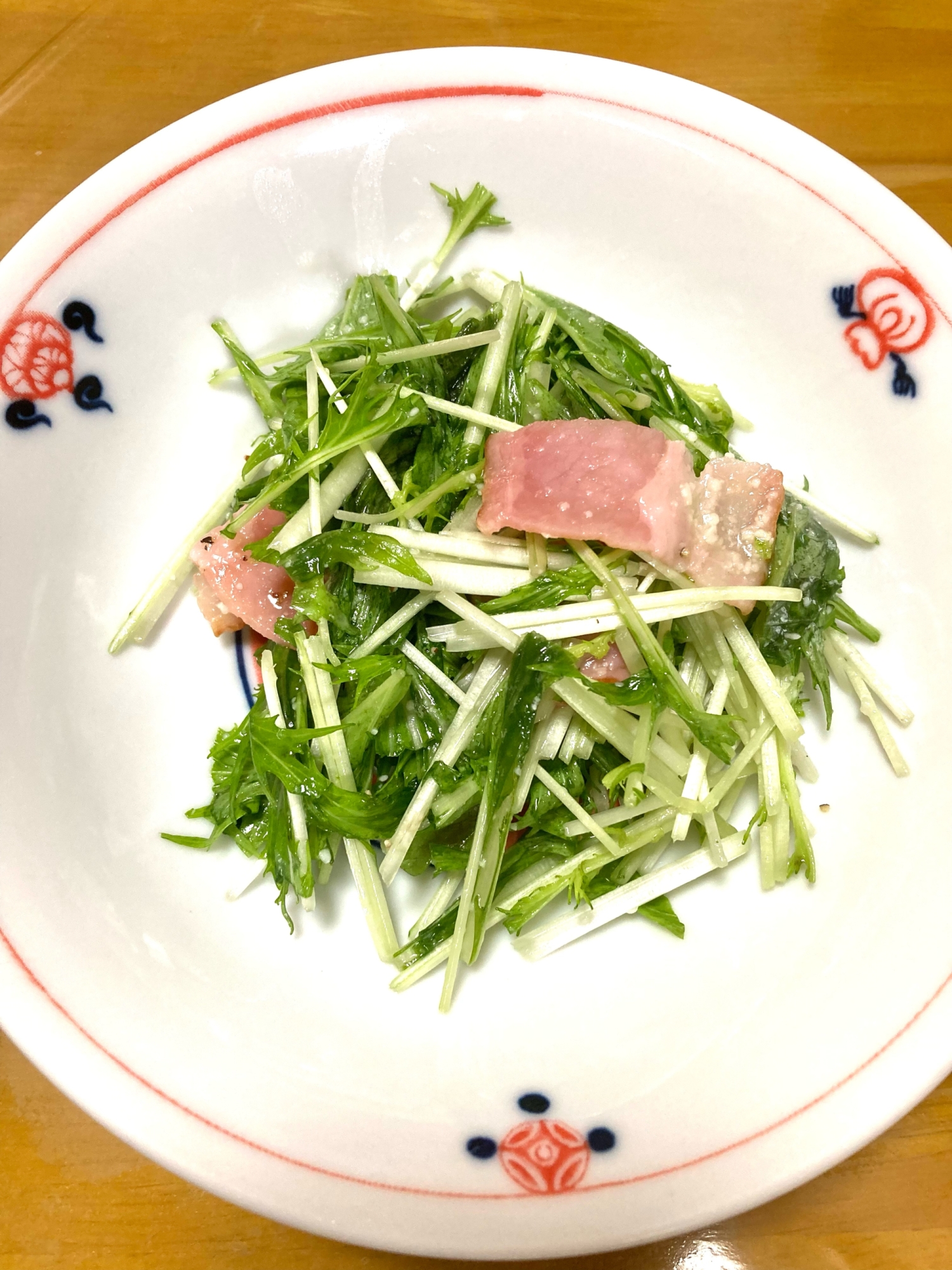 うまうま♡水菜とベーコンのサラダ(o^^o)