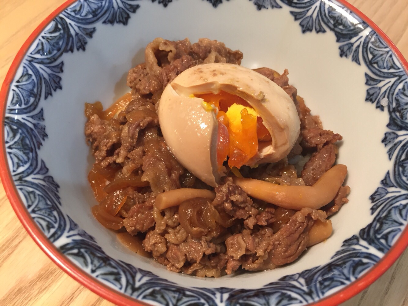 角煮の残ったお汁で、牛丼〜！