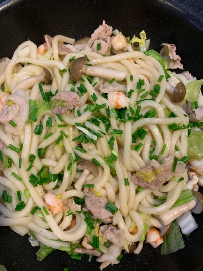 白菜と海老イカの焼きうどん