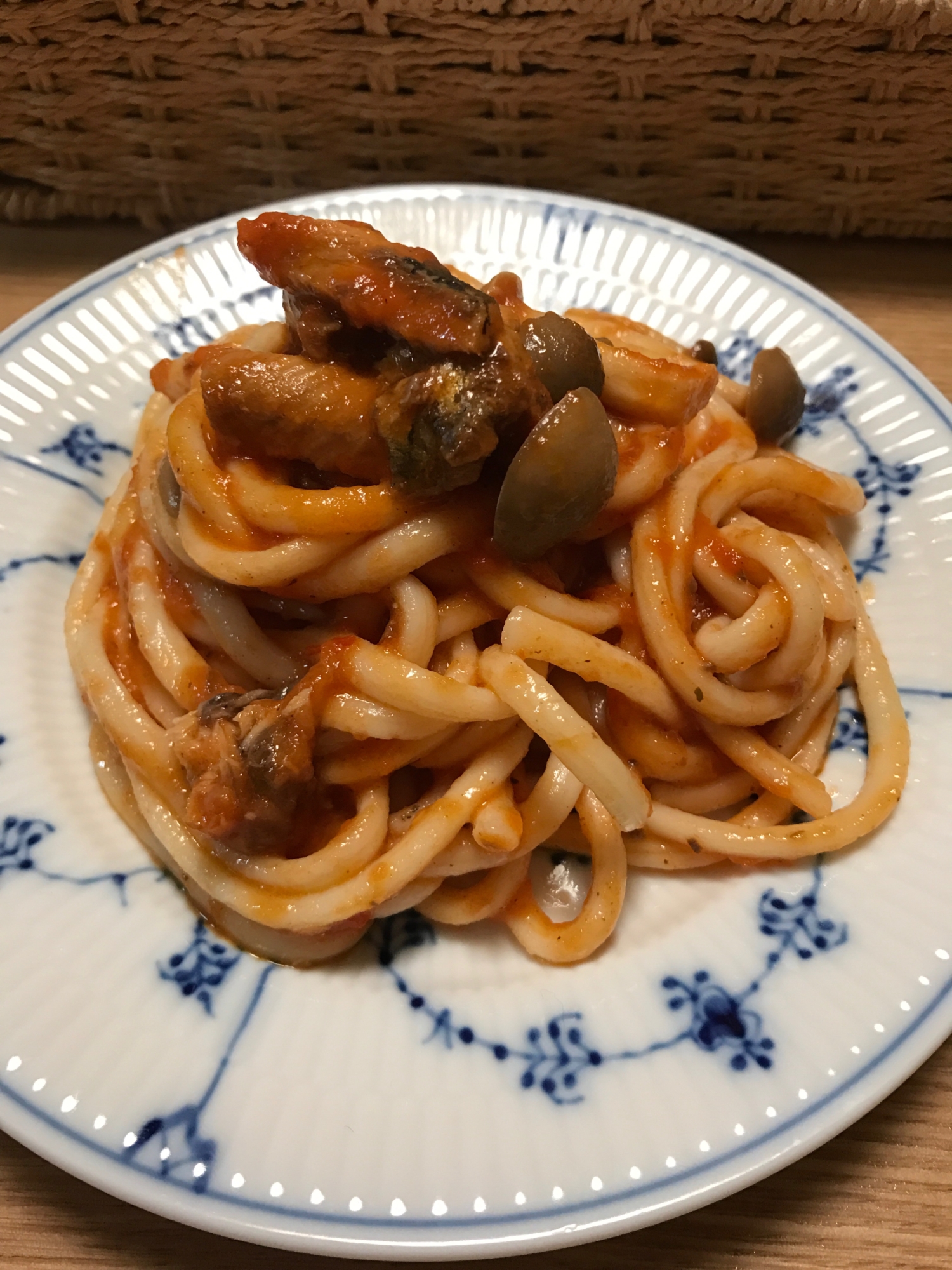 オイルサーディンのトマトソース焼きうどん