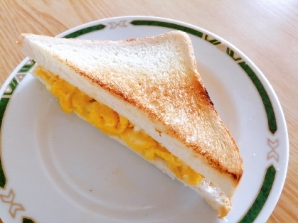 チーズたまご焼きのサンドイッチ