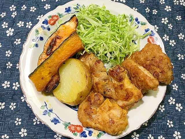 鶏のスパイシーピカタ　野菜ソテー添え