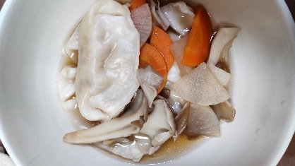 いつもは焼き餃子にしますが、スープで食べると野菜も摂れていいですね♫
ありがとうございました！