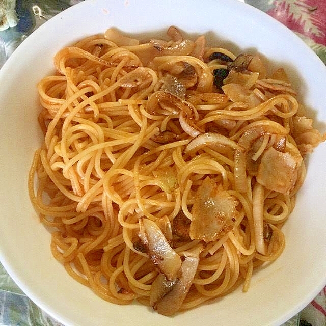 玉ねぎとベーコンのパスタ