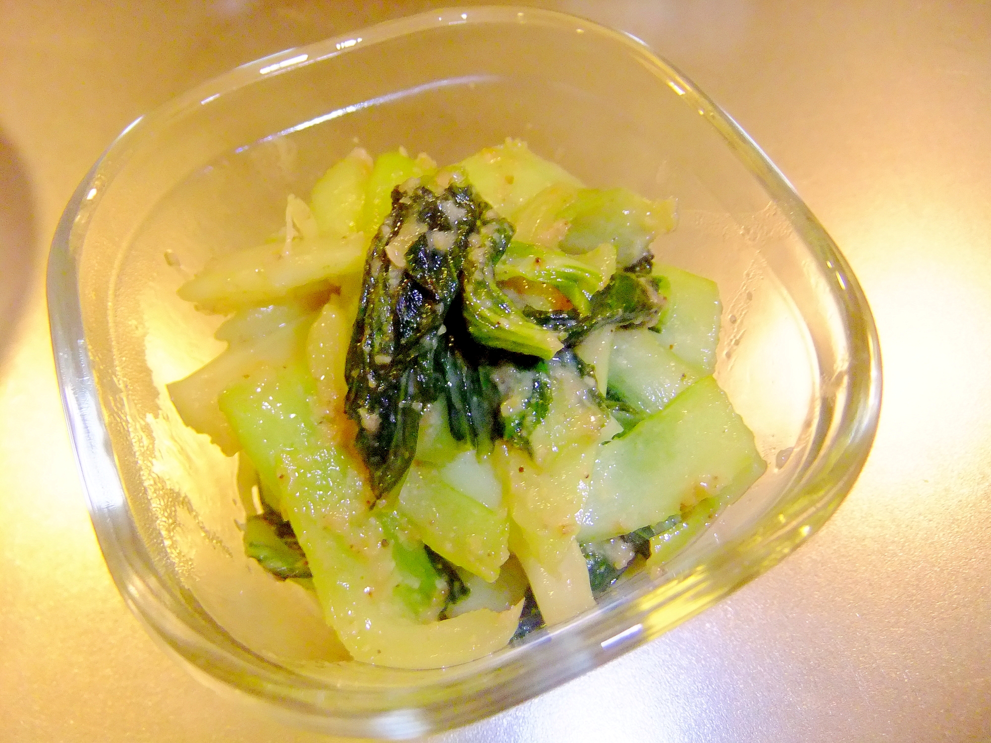 たっぷり食べられる♪チンゲン菜の甘みそ胡麻和え