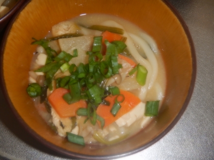 寒い日には根菜たっぷりの味噌煮込みうどん♪