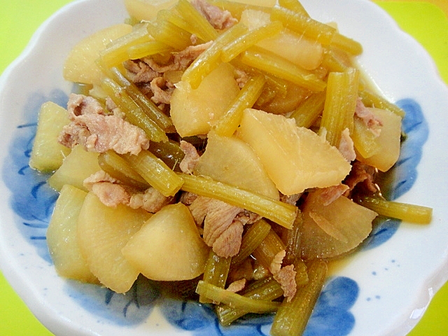 大根とフキ豚肉の煮物