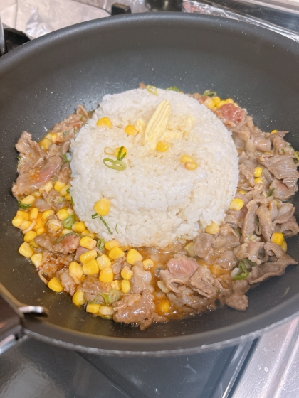 乗せて焼くだけ！フライパンで作るペッパーランチ