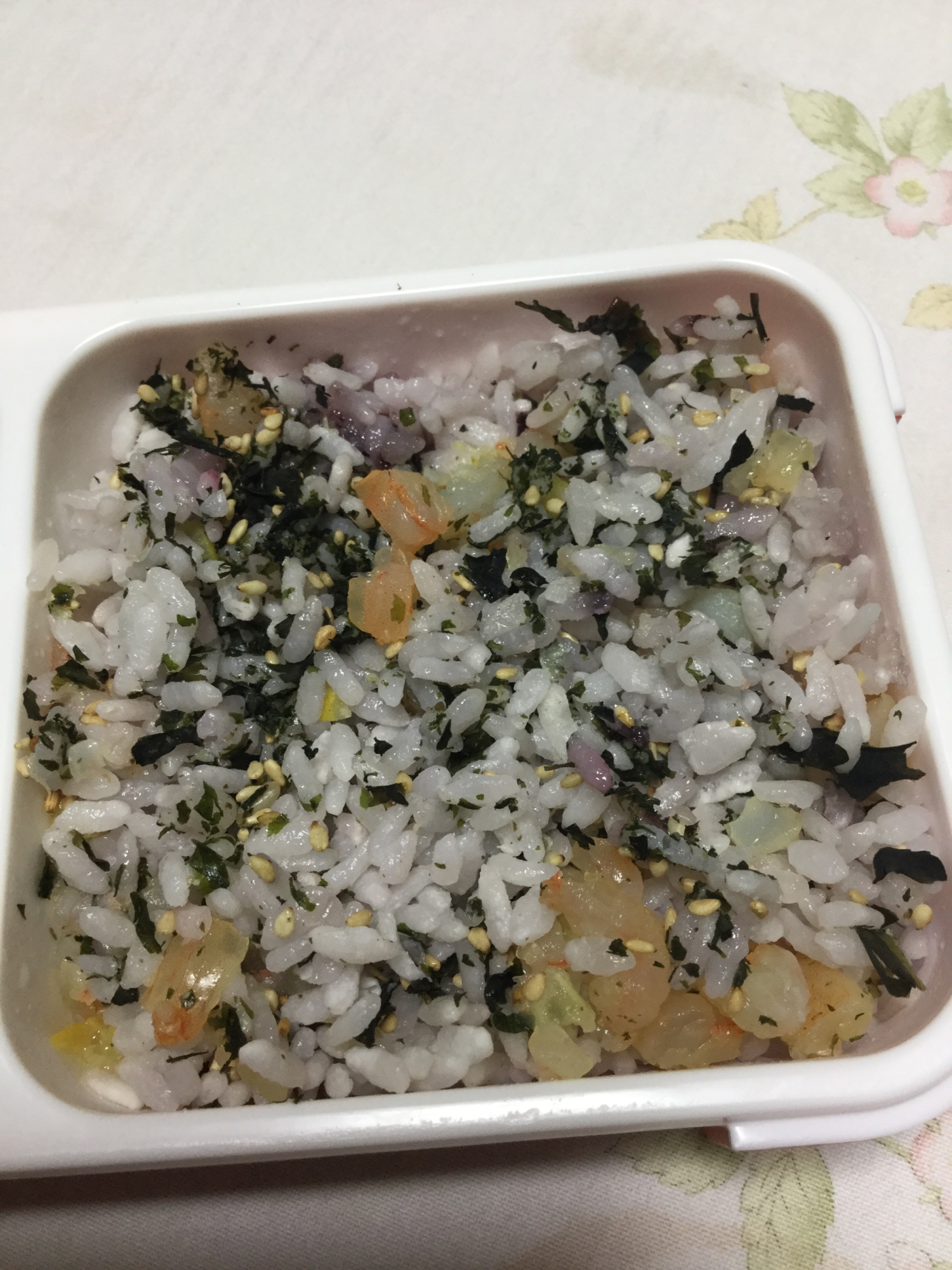 むき海老とわかめの混ぜ御飯