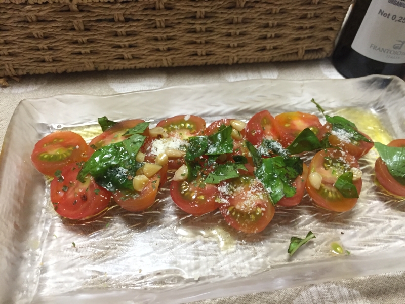 ジェノバ風ドレッシングのトマトサラダ