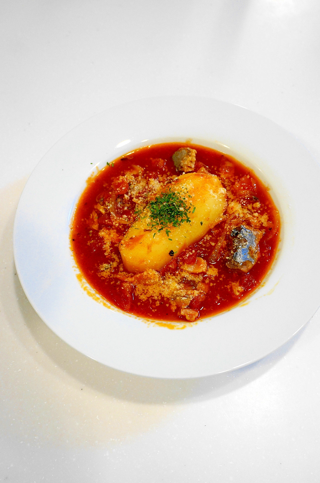 缶詰レンチンで時短夕飯！じゃがいもとサバのトマト煮